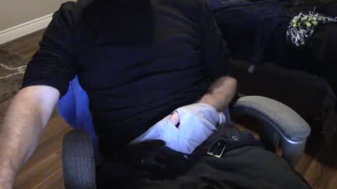 Snapshot of heavilyhung chatting on 10-07-25, 05:04 John online show from 10-07-25, 05:04