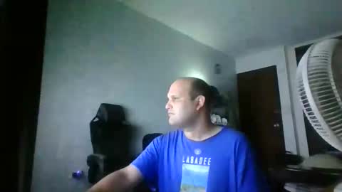 Snapshot of heavy_rebellxc chatting on 05-04-26, 05:36 Heavy Rebell online show from 05-04-26, 05:36