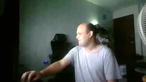 Snapshot of heavy_rebellxc chatting on 05-08-26, 05:57 Heavy Rebell online show from 05-08-26, 05:57