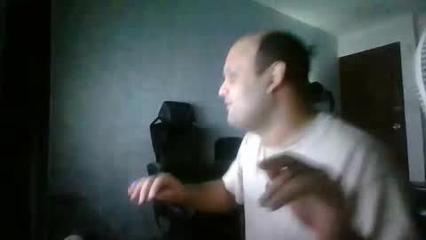 Snapshot of heavy_rebellxc chatting on 05-14-26, 07:37 Heavy Rebell online show from 05-14-26, 07:37
