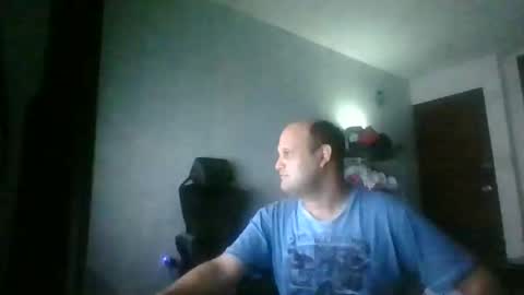 Snapshot of heavy_rebellxc chatting on 05-18-26, 04:18 Heavy Rebell online show from 05-18-26, 04:18