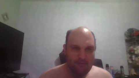 Snapshot of heavy_rebellxc chatting on 05-19-26, 04:19 Heavy Rebell online show from 05-19-26, 04:19