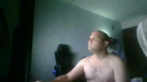 Snapshot of heavy_rebellxc chatting on 06-17-26, 06:16 Heavy Rebell online show from 06-17-26, 06:16