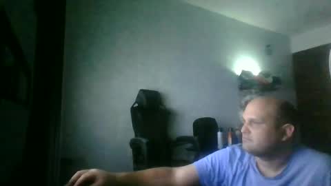 Snapshot of heavy_rebellxc chatting on 06-18-26, 04:57 Heavy Rebell online show from 06-18-26, 04:57
