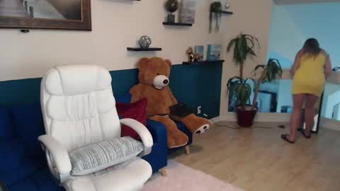 Snapshot of hebelongs2her chatting on 10-28-25, 07:05 hebelongs2her online show from 10-28-25, 07:05