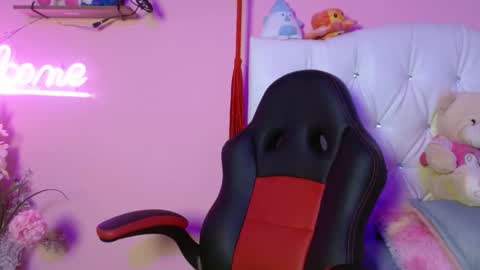 Snapshot of hecate23 chatting on 02-05-25, 01:54 Cath online show from 02-05-25, 01:54