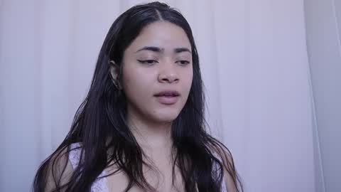 Snapshot of hecate333 chatting on 12-18-24, 01:02 hecate333 online show from 12-18-24, 01:02