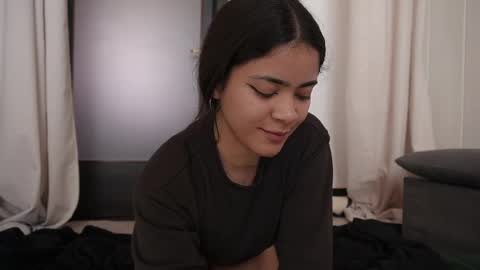 Snapshot of hecate333 chatting on 02-13-25, 10:02 hecate333 online show from 02-13-25, 10:02