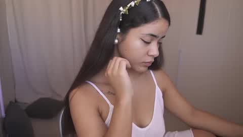 Snapshot of hecate333 chatting on 09-10-25, 08:36 hecate333 online show from 09-10-25, 08:36