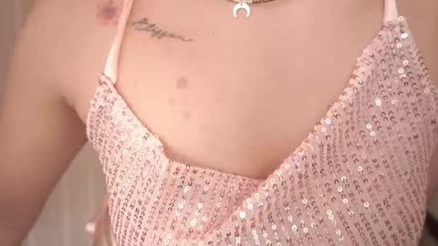 Snapshot of hecate333 chatting on 10-15-25, 08:58 hecate333 online show from 10-15-25, 08:58