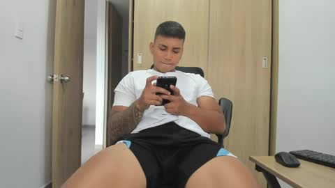  18 online show from 06-02-26, 07:49