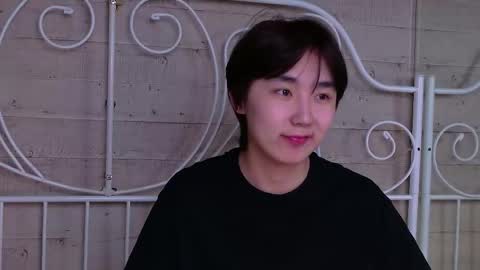 HEEJIN online show from 03-28-26, 04:23