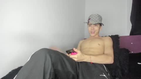 heellboy_ online show from 05-14-26, 05:03