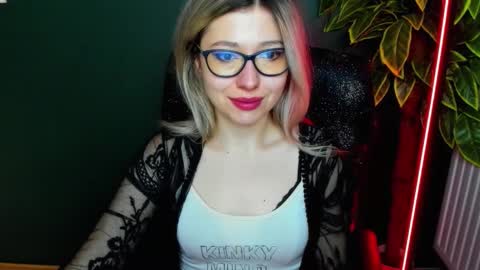 Snapshot of heidi_pleasure chatting on 01-14-26, 07:36 Heidi online show from 01-14-26, 07:36