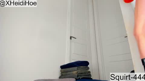 Snapshot of heidiandfriends chatting on 06-21-26, 08:28 Manyvids online show from 06-21-26, 08:28