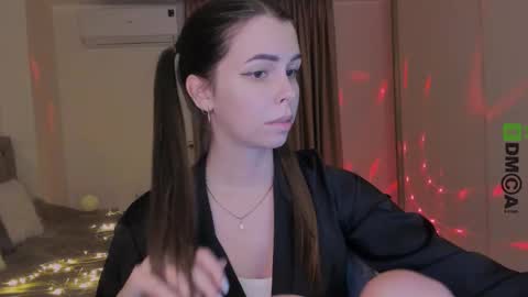 Snapshot of heileymeow chatting on 03-10-25, 09:07 Heiley online show from 03-10-25, 09:07