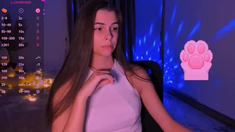 Snapshot of heileymeow chatting on 09-15-25, 08:20 Heiley online show from 09-15-25, 08:20