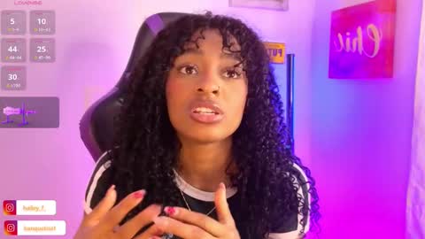 Snapshot of heily_fox chatting on 02-06-25, 09:53 HEILY online show from 02-06-25, 09:53