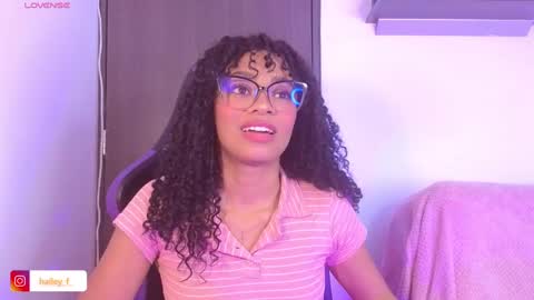 Snapshot of heily_fox chatting on 02-25-25, 06:36 HEILY online show from 02-25-25, 06:36