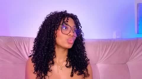 Snapshot of heily_fox chatting on 03-01-25, 09:40 HEILY online show from 03-01-25, 09:40