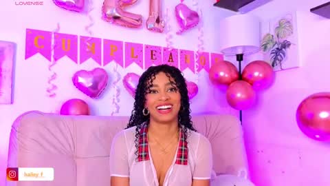 Snapshot of heily_fox chatting on 03-04-25, 06:37 HEILY online show from 03-04-25, 06:37