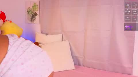 Snapshot of heily_fox chatting on 11-10-25, 05:39 HEILY online show from 11-10-25, 05:39