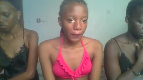 Snapshot of heilybunny chatting on 04-05-26, 09:39 heilybunny online show from 04-05-26, 09:39