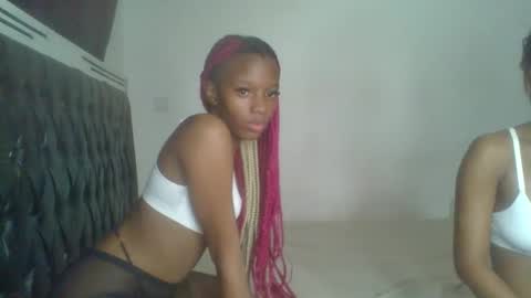 Snapshot of heilybunny chatting on 04-14-26, 10:05 heilybunny online show from 04-14-26, 10:05