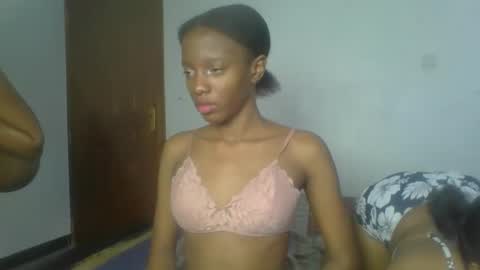 Snapshot of heilybunny chatting on 05-01-26, 11:37 heilybunny online show from 05-01-26, 11:37