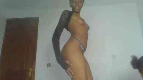 Snapshot of heilybunny chatting on 05-03-26, 12:00 heilybunny online show from 05-03-26, 12:00