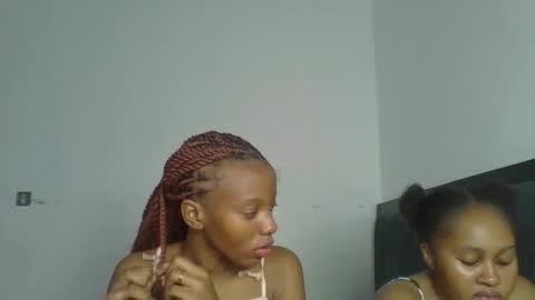 Snapshot of heilybunny chatting on 05-06-26, 08:52 heilybunny online show from 05-06-26, 08:52