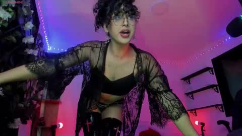 Heka Prudence online show from 09-28-25, 04:07