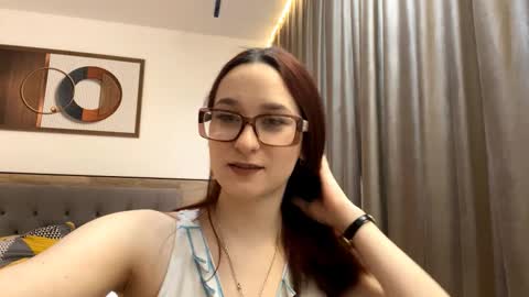 Snapshot of helainevillafranca chatting on 11-19-25, 11:32 Ayla online show from 11-19-25, 11:32