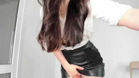 Snapshot of helen__spark__ chatting on 12-17-25, 02:06 Hi I am Helen online show from 12-17-25, 02:06