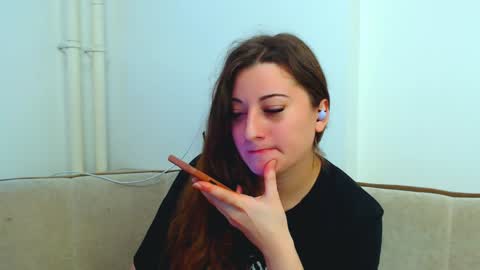 helen_adams_ online show from 12-19-24, 08:34