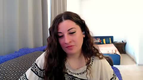 Snapshot of helen_adams_ chatting on 06-02-26, 06:48 helen_adams_ online show from 06-02-26, 06:48