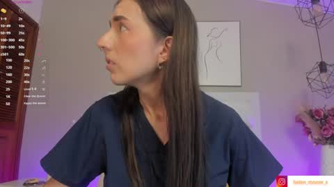 Snapshot of helen_mooree chatting on 06-19-26, 01:04 Helen online show from 06-19-26, 01:04