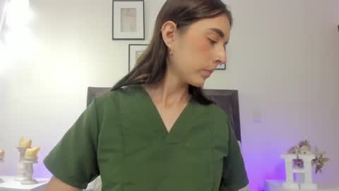 Snapshot of helen_mooree chatting on 06-22-26, 12:57 Helen online show from 06-22-26, 12:57
