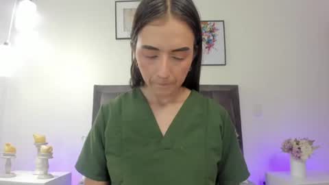 Snapshot of helen_mooree chatting on 06-26-26, 12:53 Helen online show from 06-26-26, 12:53