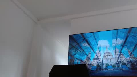 Snapshot of helena_hadler chatting on 02-11-25, 07:27 -- EE -- online show from 02-11-25, 07:27