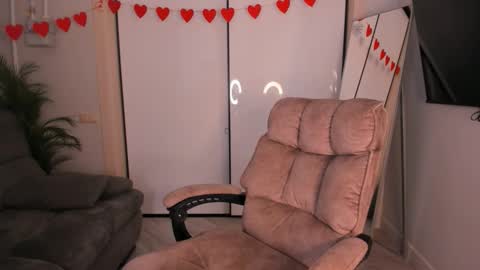 Helen online show from 03-18-26, 03:15