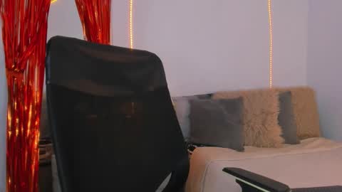 Helena Santos  online show from 11-02-25, 11:56