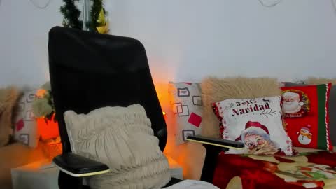 Helena Santos  online show from 12-01-25, 11:04