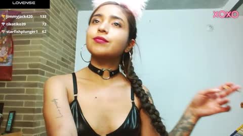 Snapshot of helenacyruss666 chatting on 01-11-25, 03:23 Only 18 cyrus online show from 01-11-25, 03:23