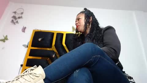 helenahotwet online show from 12-29-24, 01:17