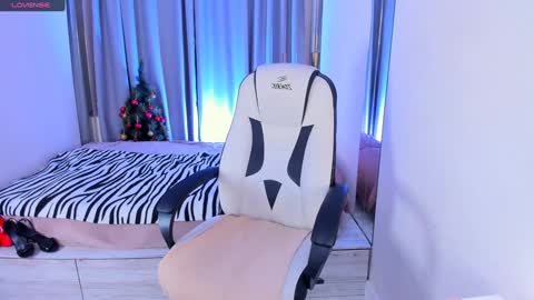 Snapshot of helenaregal chatting on 01-04-25, 01:31 Helena online show from 01-04-25, 01:31