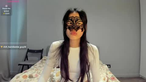Hi I am Helen online show from 05-31-26, 02:09