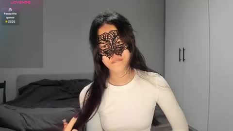 Snapshot of helenblazetrt chatting on 06-30-26, 02:12 Hi I am Helen online show from 06-30-26, 02:12