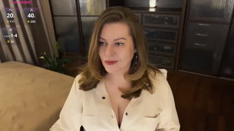 Snapshot of helenbonham chatting on 06-15-26, 11:51 Helena Bonham online show from 06-15-26, 11:51
