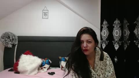 helenhh online show from 02-20-25, 10:27